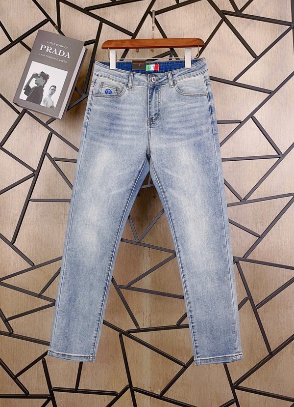 ブランドジーンズ背面デザイン